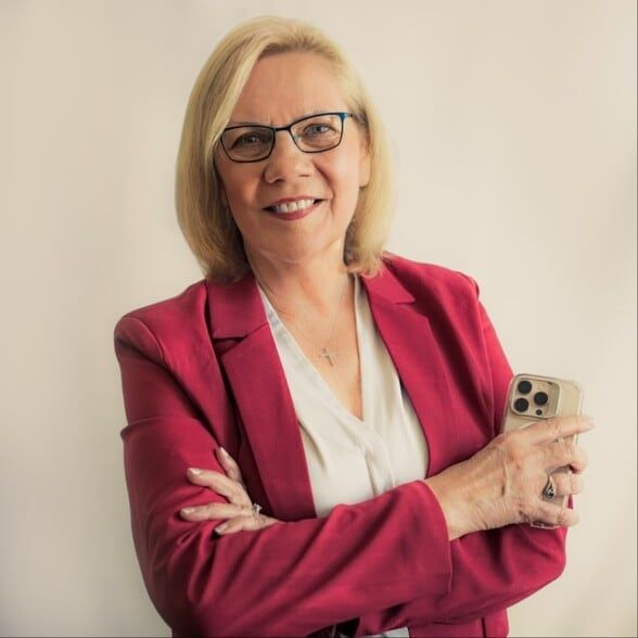 Land Listing Agent Photo