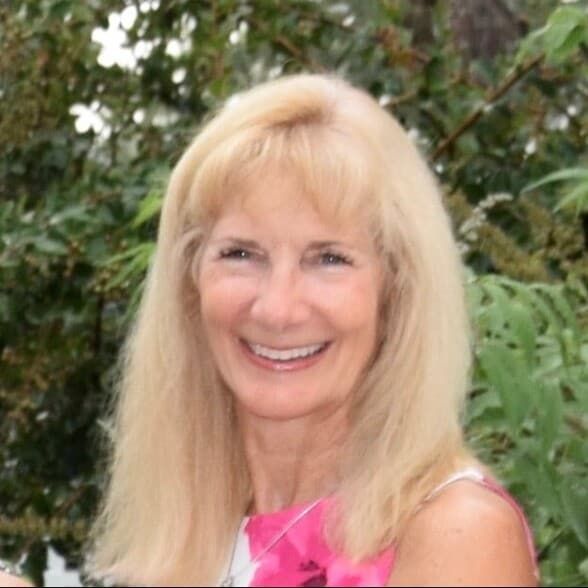 Land Listing Agent Photo