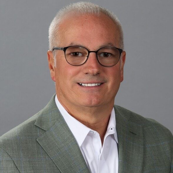 Land Listing Agent Photo