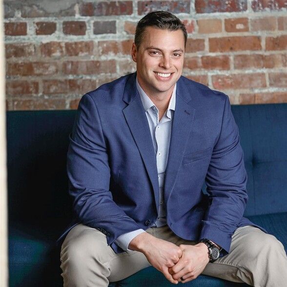 Land Listing Agent Photo