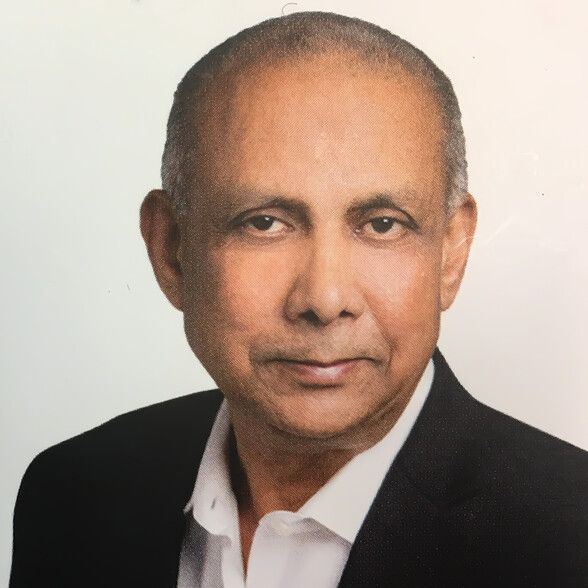 Land Listing Agent Photo