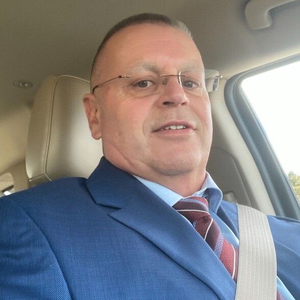 Land Listing Agent Photo