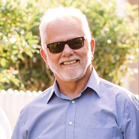 Land Listing Agent Photo