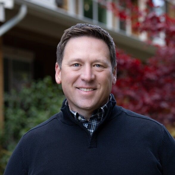 Land Listing Agent Photo