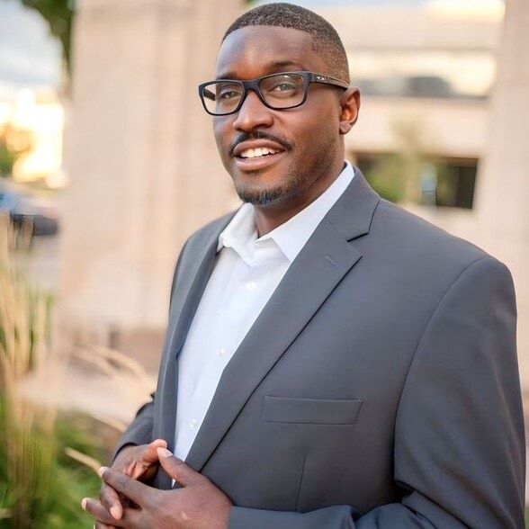 Land Listing Agent Photo