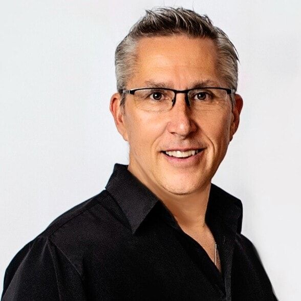 Land Listing Agent Photo