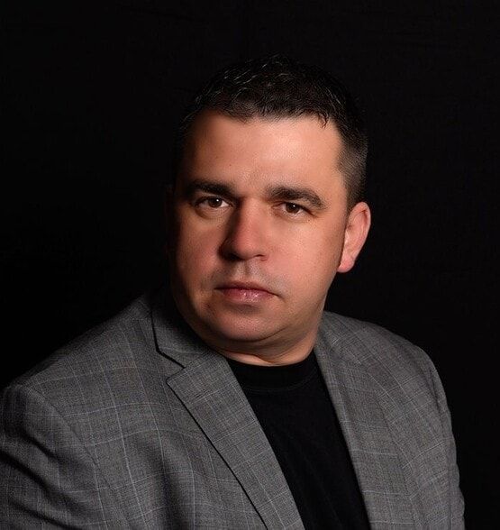 Land Listing Agent Photo