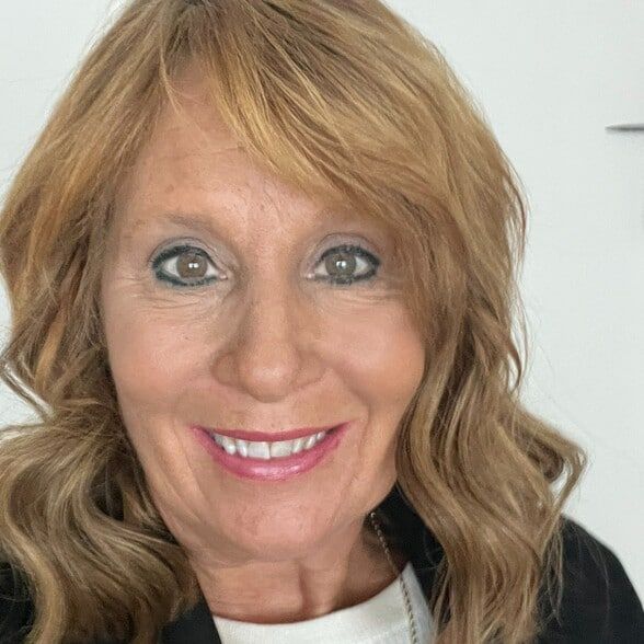 Land Listing Agent Photo