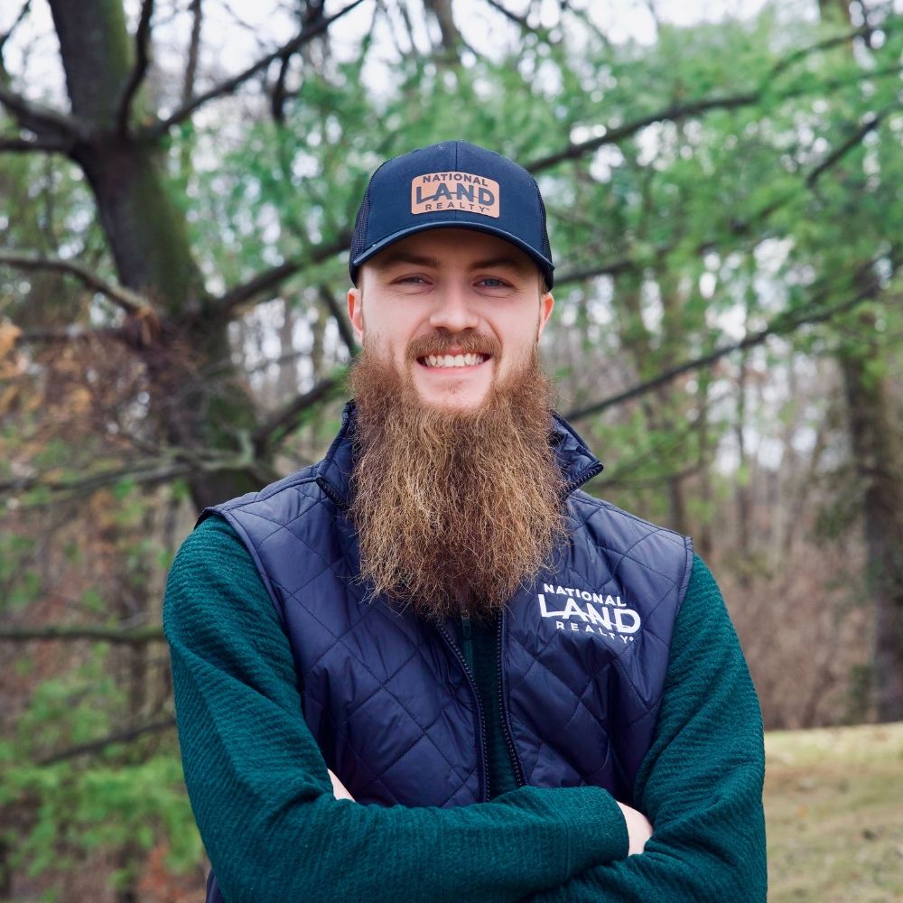 Land Listing Agent Photo