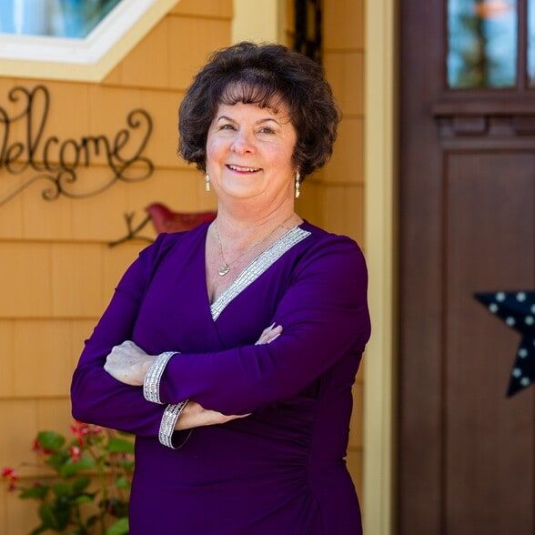 Land Listing Agent Photo