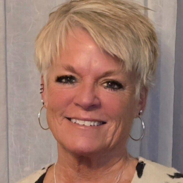 Land Listing Agent Photo