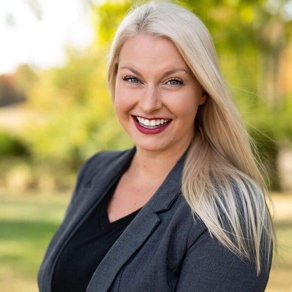 Land Listing Agent Photo