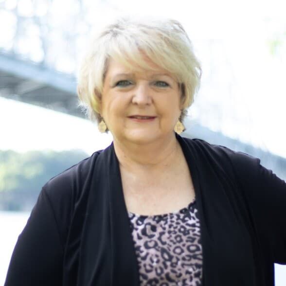 Land Listing Agent Photo