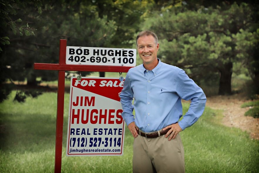 Land Listing Agent Photo