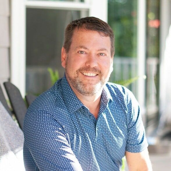 Land Listing Agent Photo