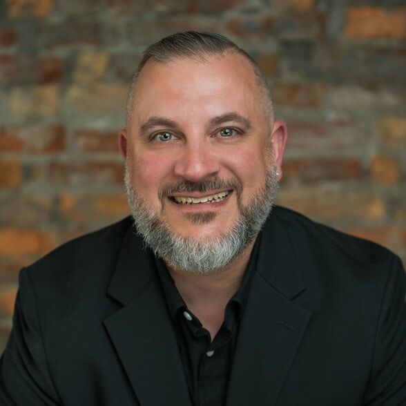 Land Listing Agent Photo