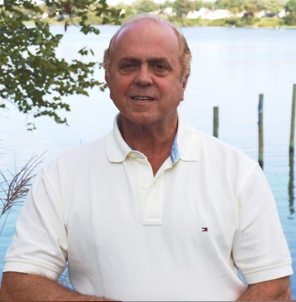 Land Listing Agent Photo