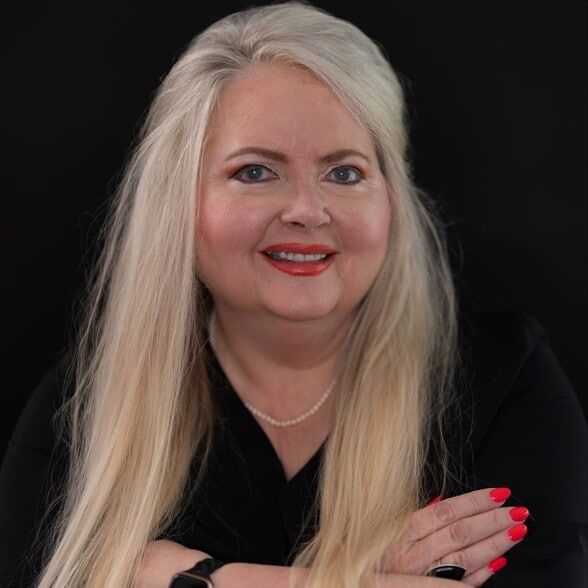 Land Listing Agent Photo