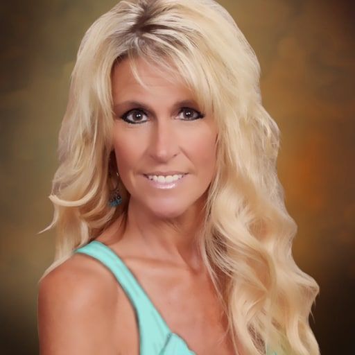 Land Listing Agent Photo