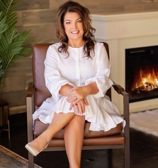 Land Listing Agent Photo