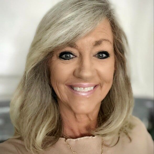 Land Listing Agent Photo