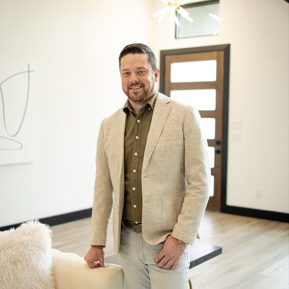 Land Listing Agent Photo