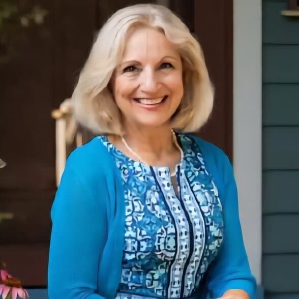 Land Listing Agent Photo