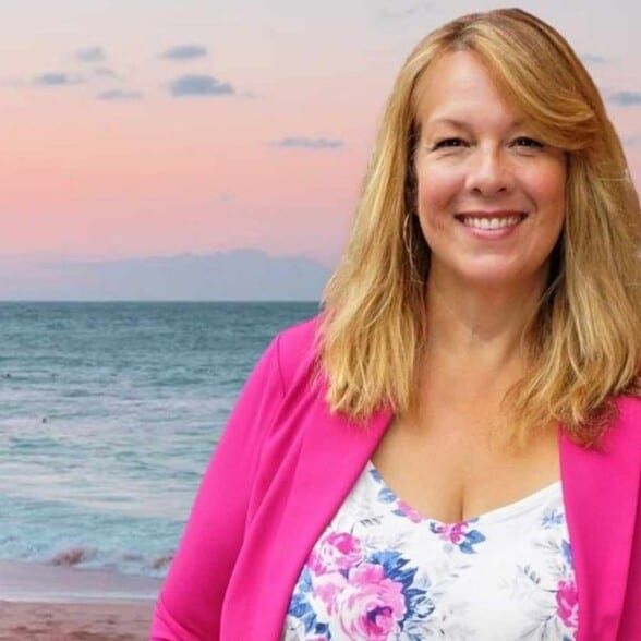 Land Listing Agent Photo