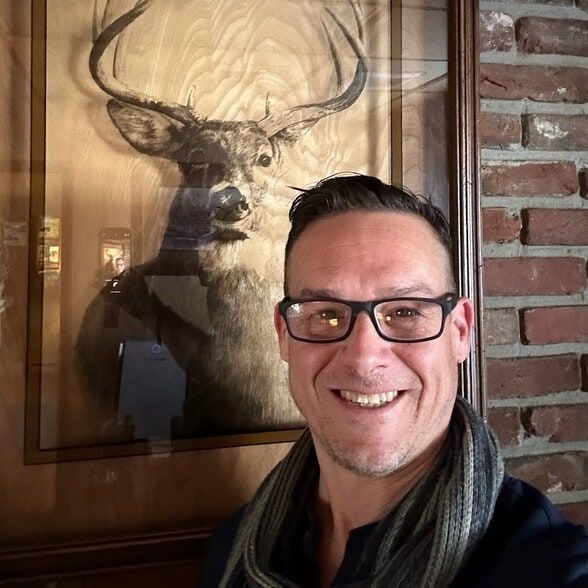 Land Listing Agent Photo