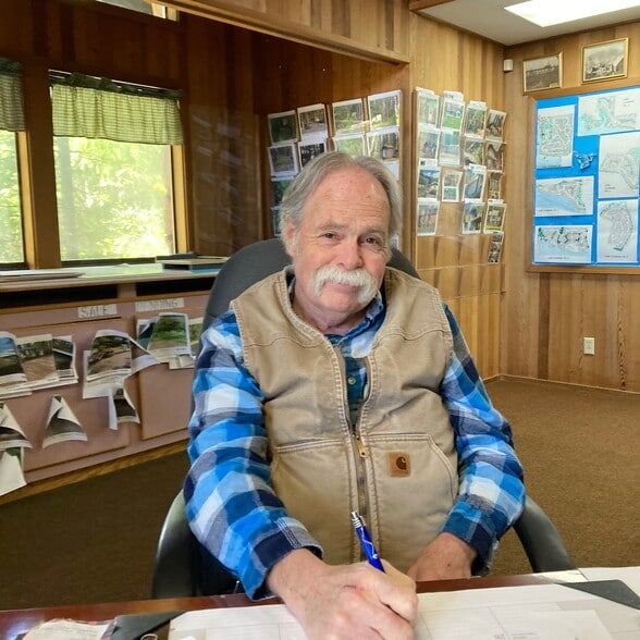 Land Listing Agent Photo