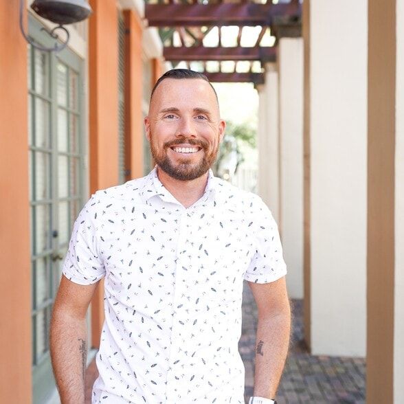 Land Listing Agent Photo