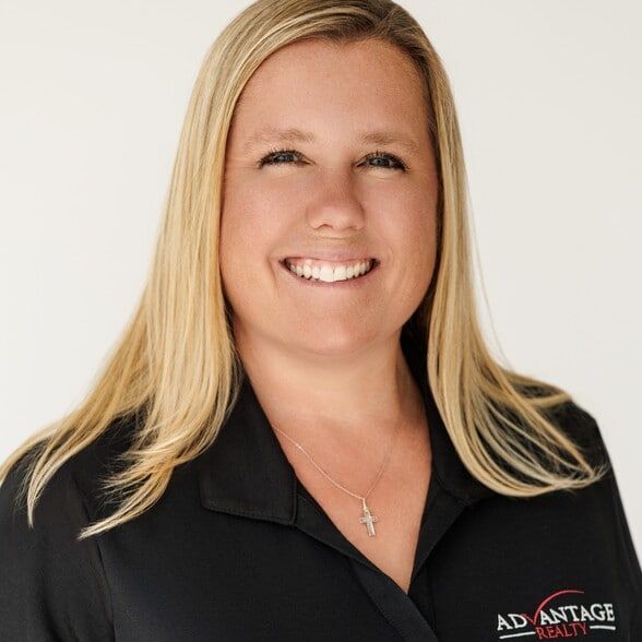 Land Listing Agent Photo