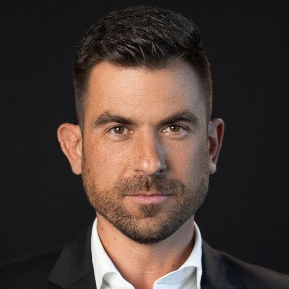 Land Listing Agent Photo