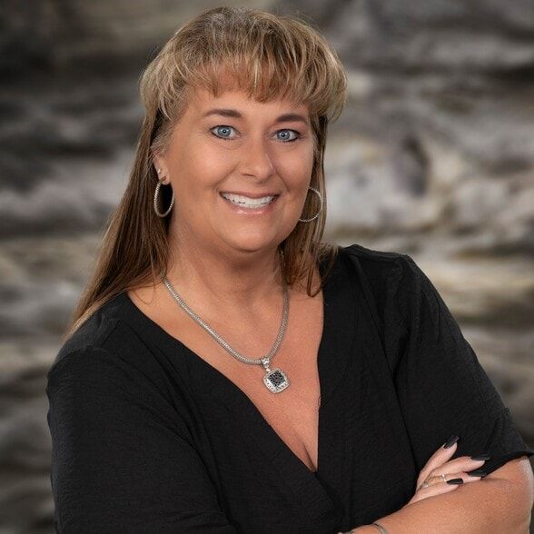 Land Listing Agent Photo