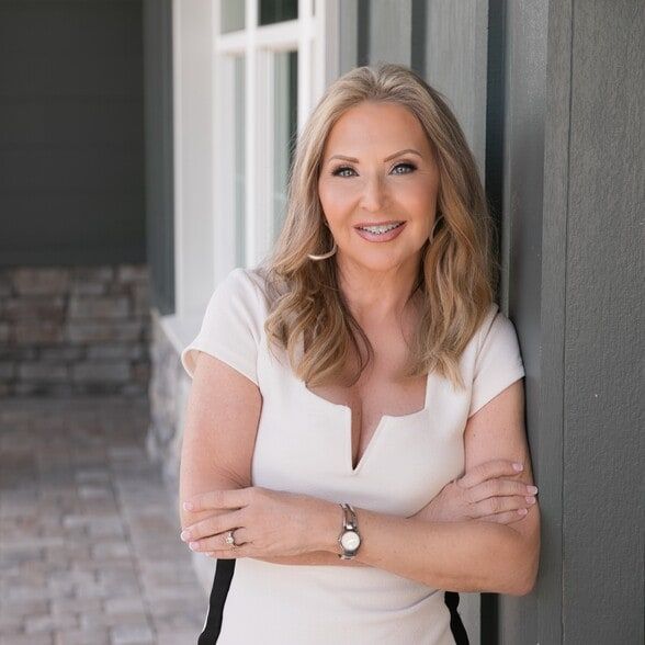 Land Listing Agent Photo