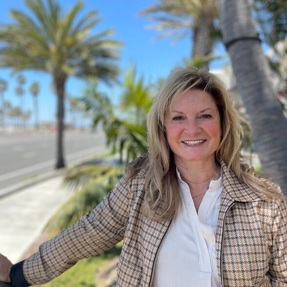 Land Listing Agent Photo