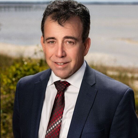 Land Listing Agent Photo