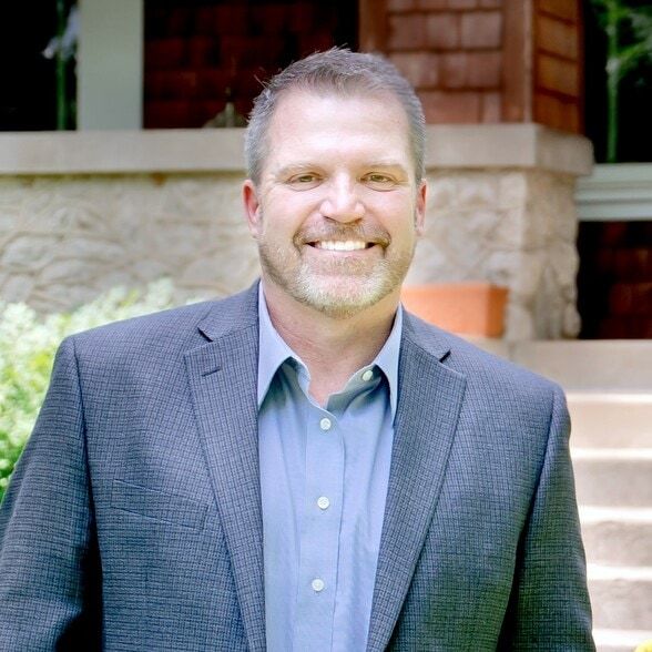 Land Listing Agent Photo