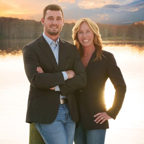 Land Listing Agent Photo