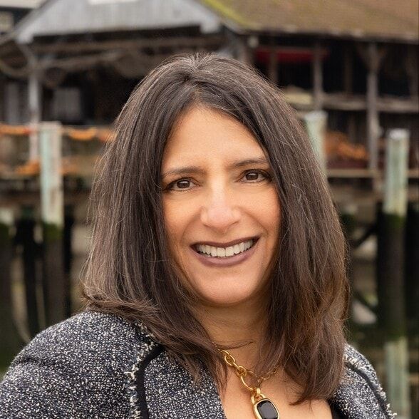 Land Listing Agent Photo