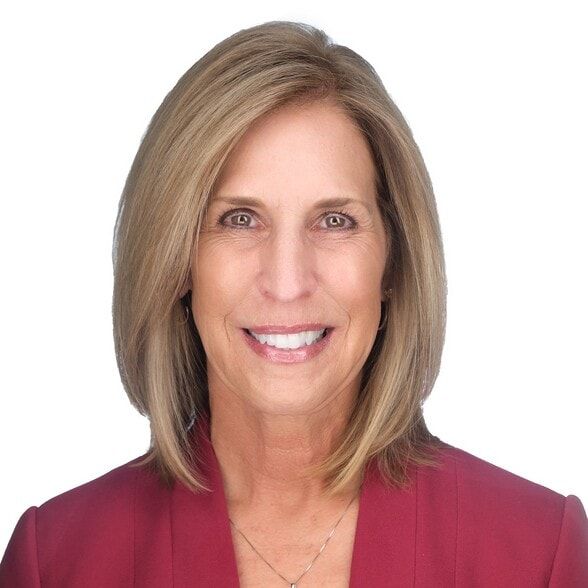 Land Listing Agent Photo