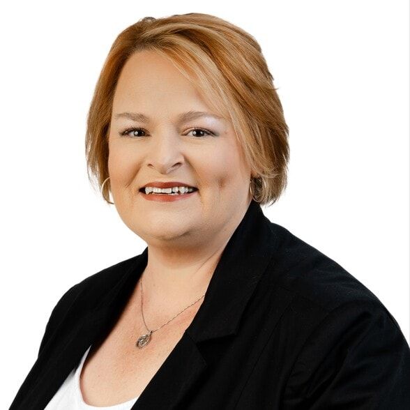 Land Listing Agent Photo