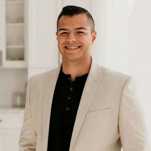 Land Listing Agent Photo