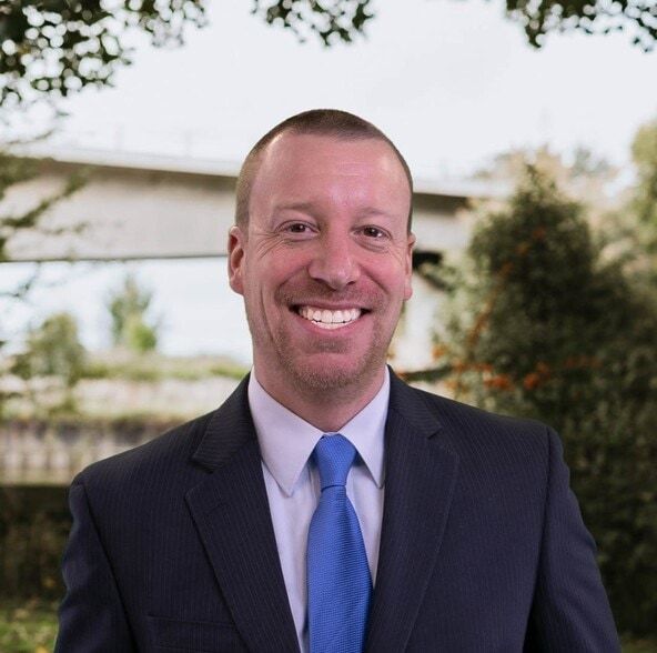 Land Listing Agent Photo