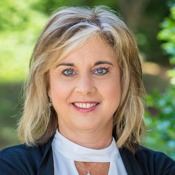 Land Listing Agent Photo