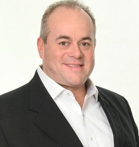 Land Listing Agent Photo