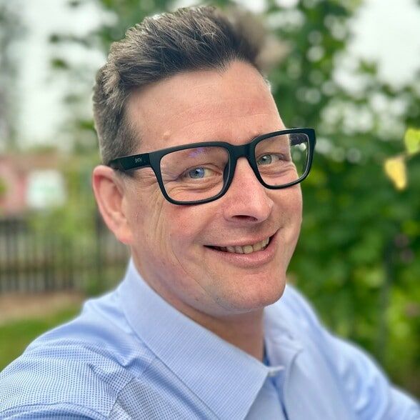 Land Listing Agent Photo