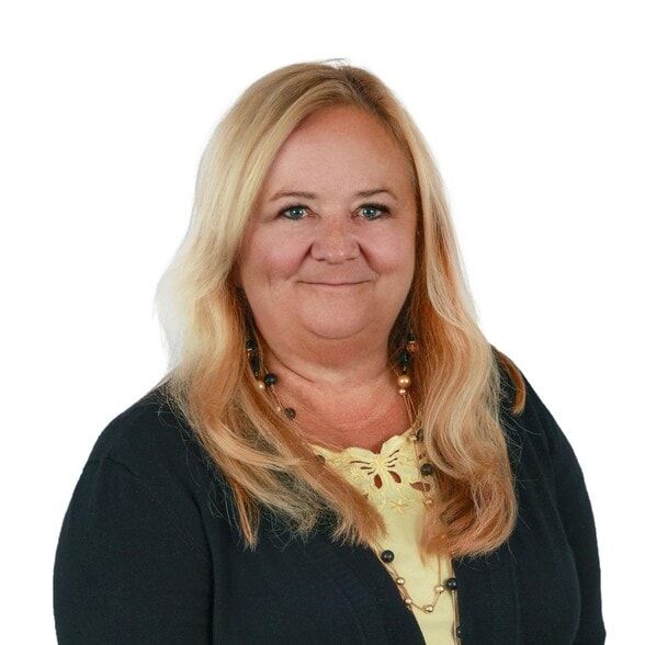 Land Listing Agent Photo