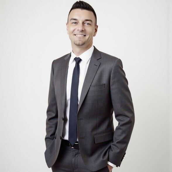 Land Listing Agent Photo