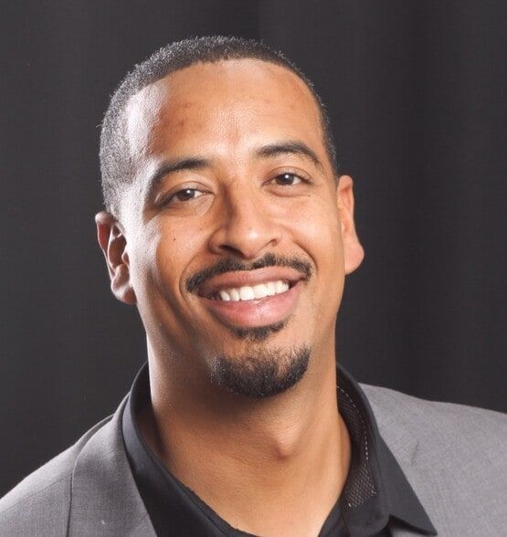 Land Listing Agent Photo